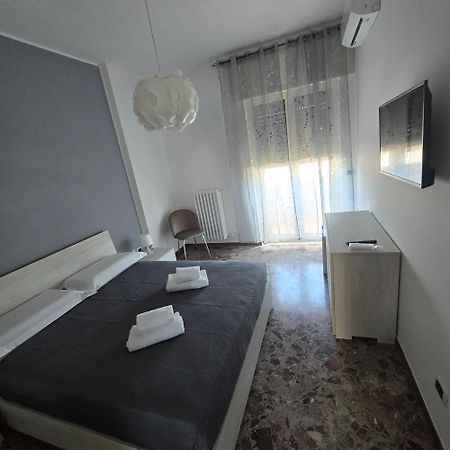 Ponte Sul Mare Hotel Bari Kültér fotó